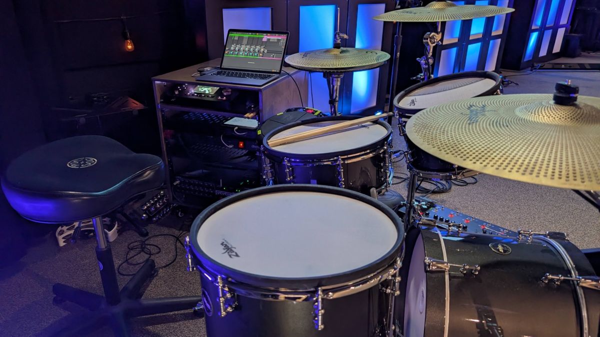 Zildjian Alchem-e Gold Kit and 12U Rack